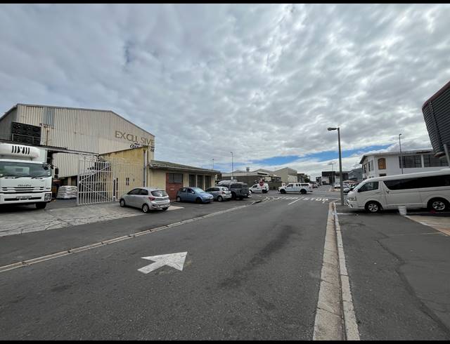 183M² OFFICE TO LET IN PAARDEN EILAND